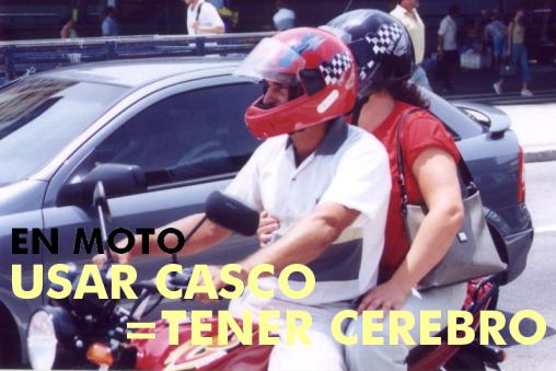 En moto, USAR CASCO = TENER CEREBRO